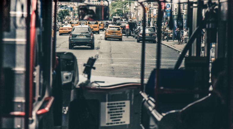 Dentro de un autobus